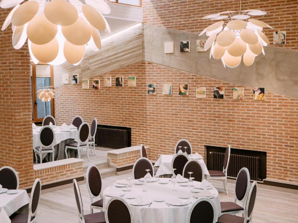 Hotel Restaurante El Montico Tordesillas Exterior photo