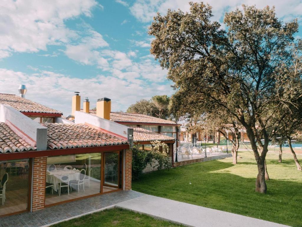 Hotel Restaurante El Montico Tordesillas Exterior photo